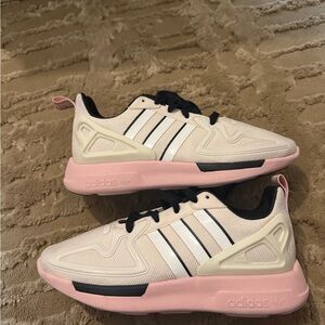 Adidas Women's Sneakers in Cream and Pink